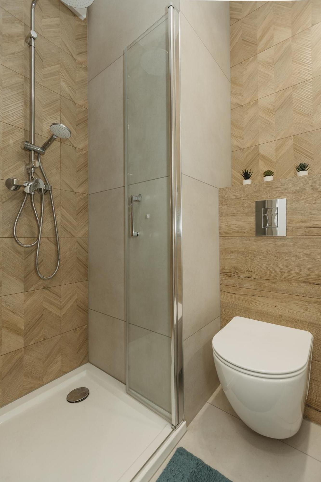 Delta, F211 Apartment *
